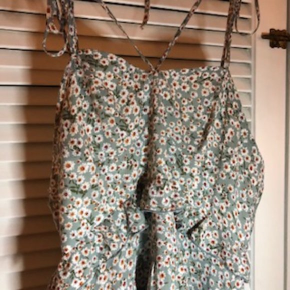 Simplee  Green with Daisy Print Spaghetti Strap 2 Tier Ruffle Sundress - Picture 6 of 8
